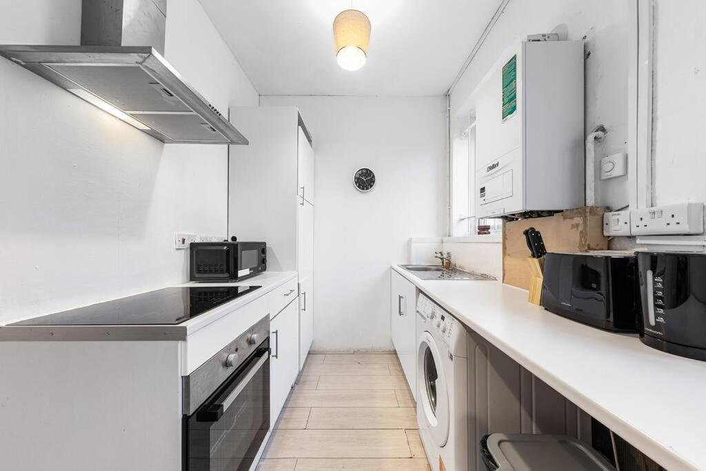 Holiday Home Near Kings Cross Sleep 12 Sp7 Лондон Экстерьер фото