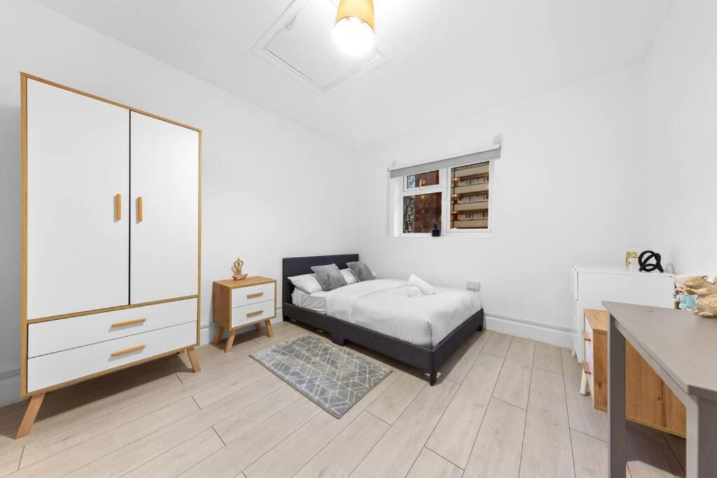 Holiday Home Near Kings Cross Sleep 12 Sp7 Лондон Экстерьер фото