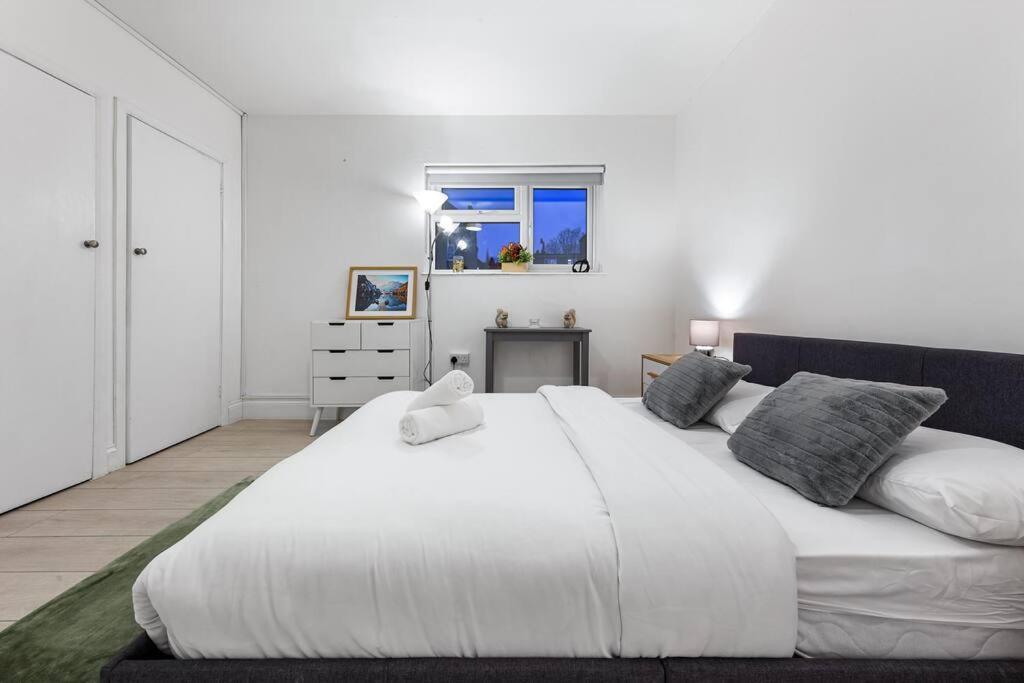 Holiday Home Near Kings Cross Sleep 12 Sp7 Лондон Экстерьер фото
